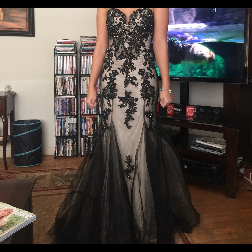 Size 2 Prom dress- NEVER WORN TO A PROM